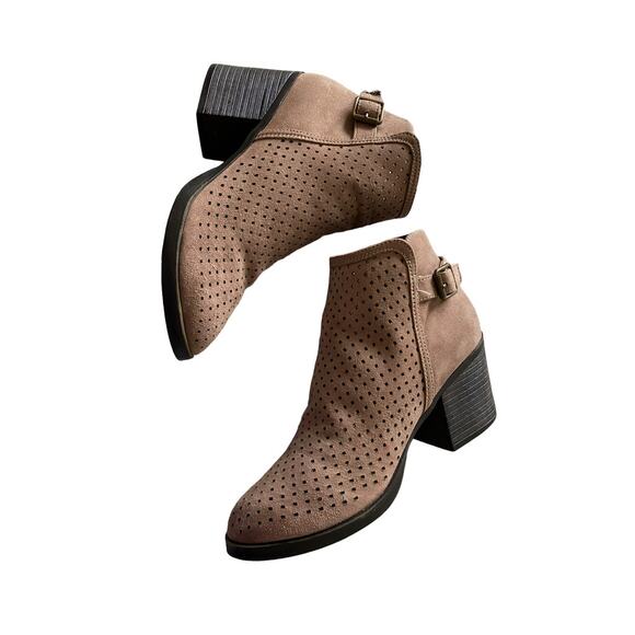 BamBoo Booties Chunky Heel Ankle Boots Women's 8 - Picture 2 of 11